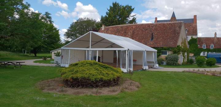 Louer un chapiteau pour votre mariage Sougé